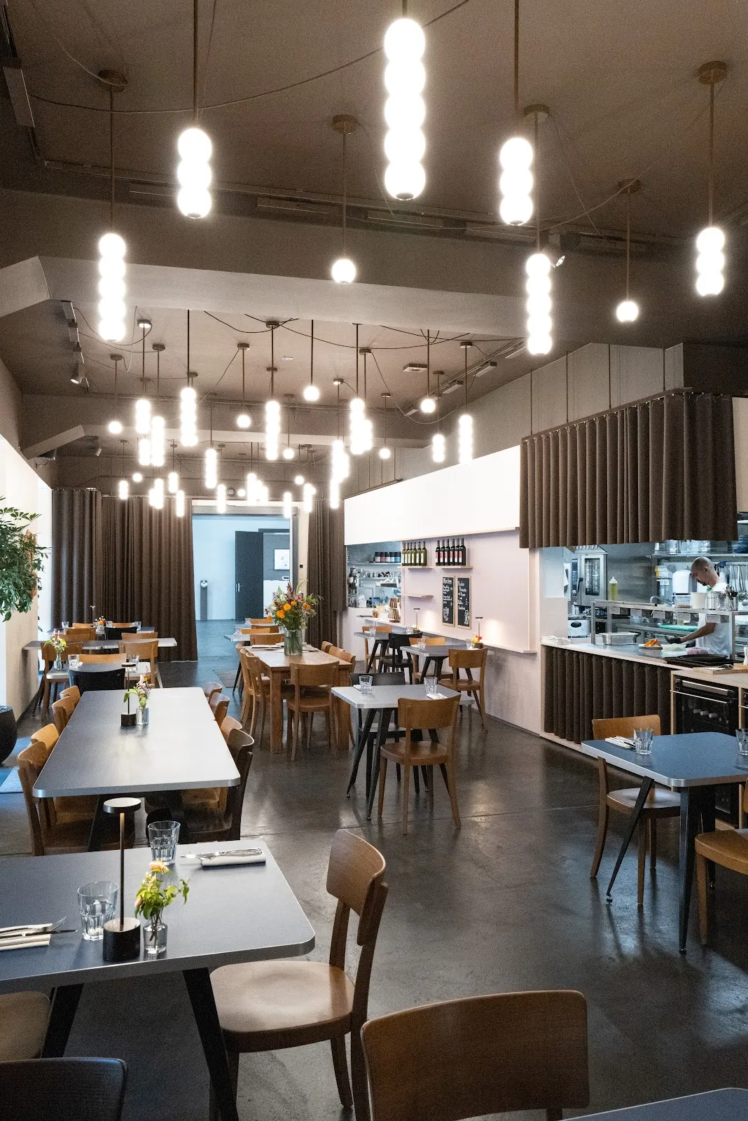 Loi - Vegetarian Bistro