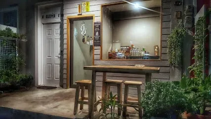 8 Sleeper Street Hostel