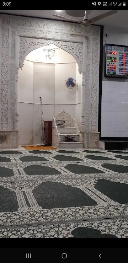 Madina Masjid, Azad Nagar