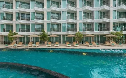 Lk Emerald Beach