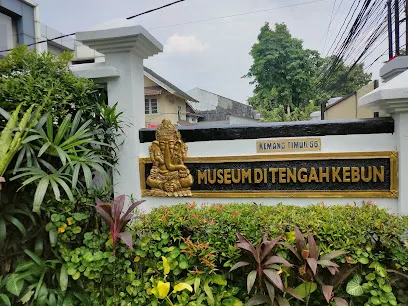 Museum Di Tengah Kebun