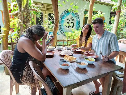 Cosmic Power Woody Cottage & Cooking Class
