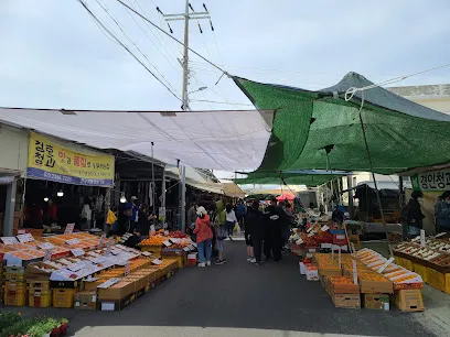 Sehwa Traditional Market Every 5 Days (5, 10)