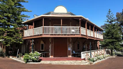 Armadale Masjid And Islamic Center (Amic)