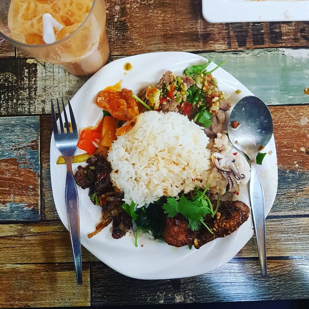 Dishes by Maedah Restaurant
