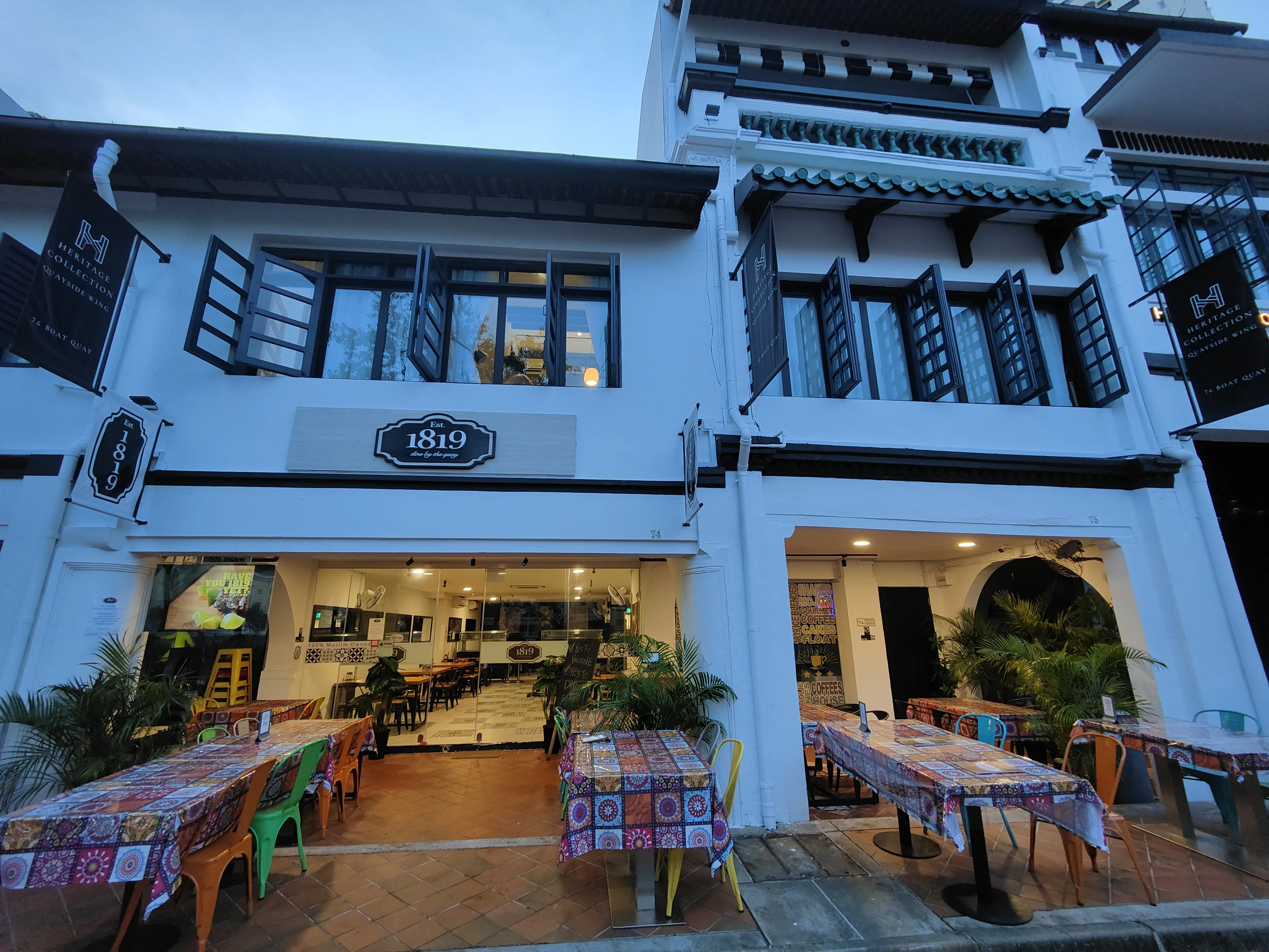 This Halal Restaurant In SG Has A Beautiful View Of The Singapore River