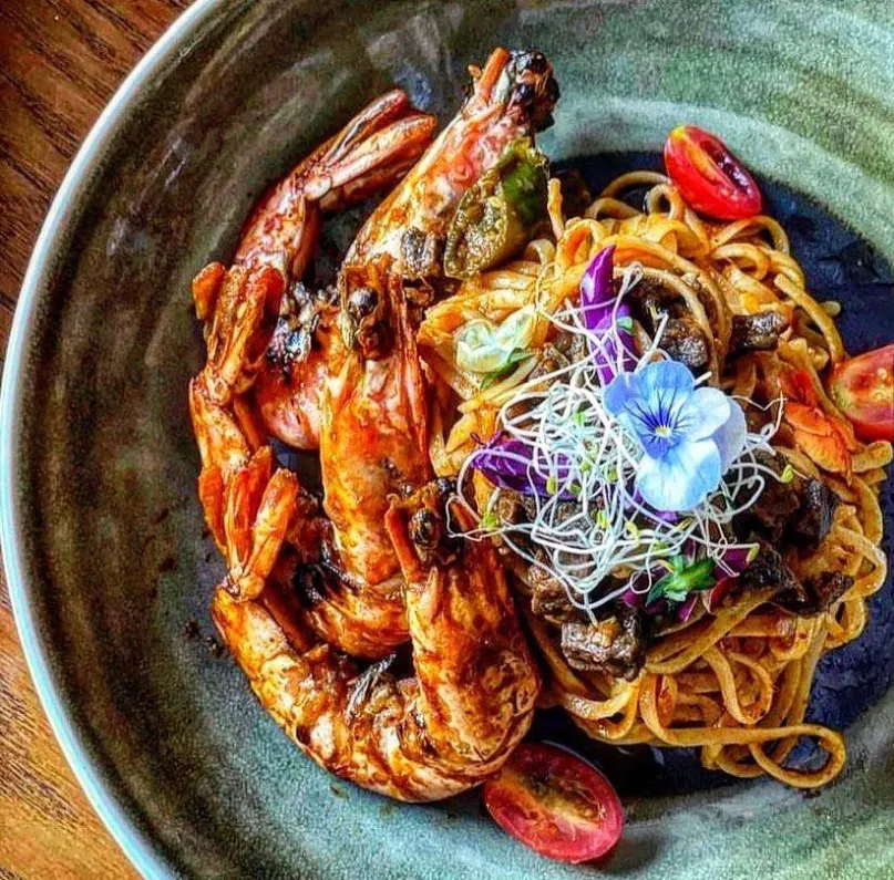 halal cafes singapore