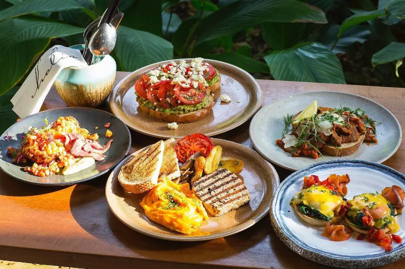 halal cafes singapore