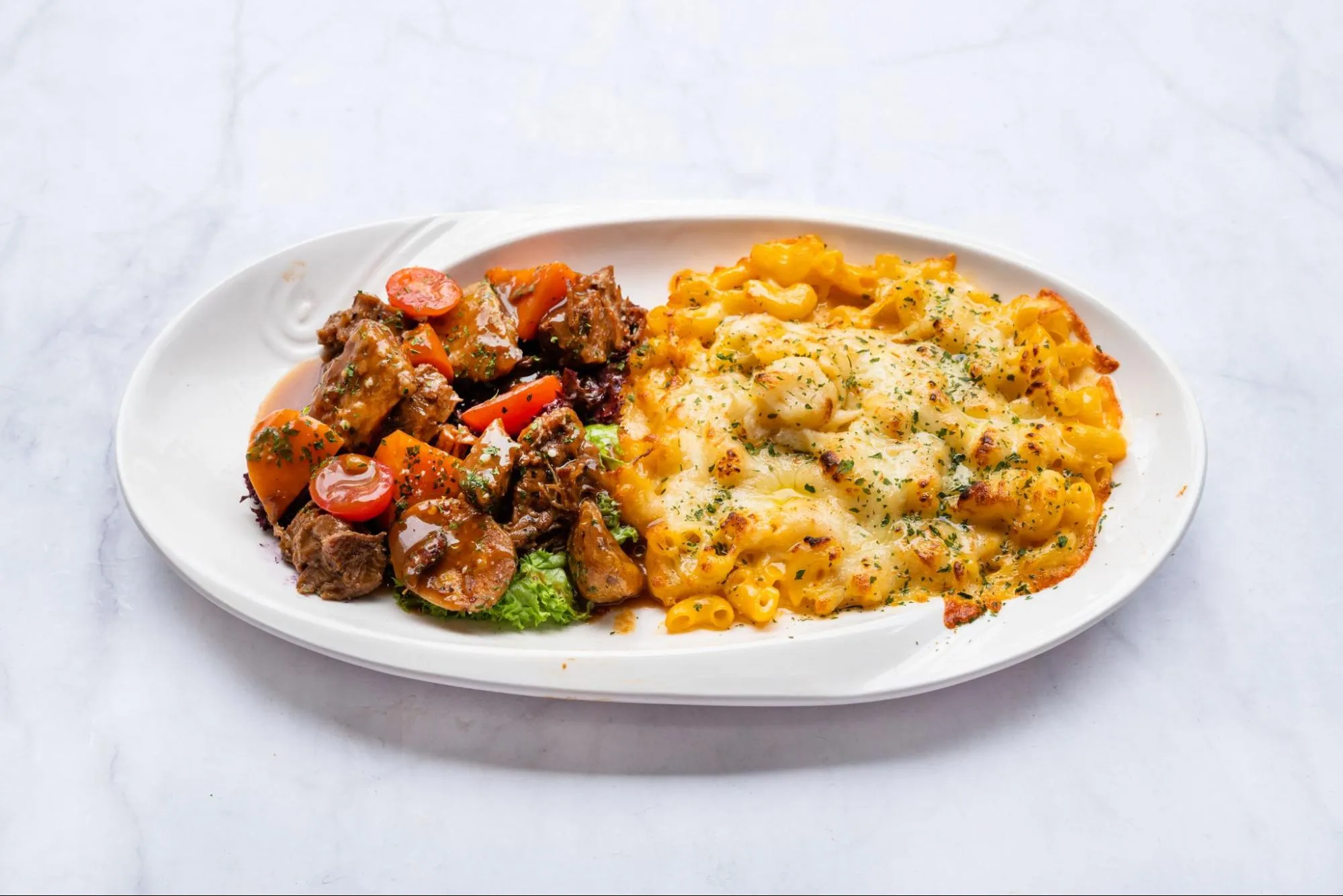 Gratin Mac and Cheese dish