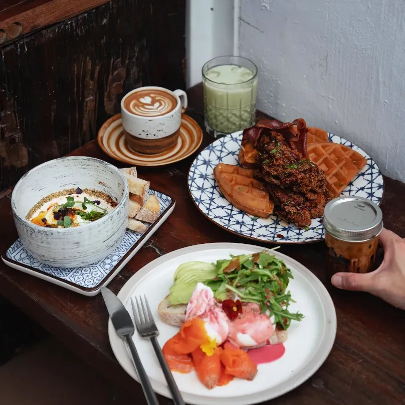halal cafe singapore