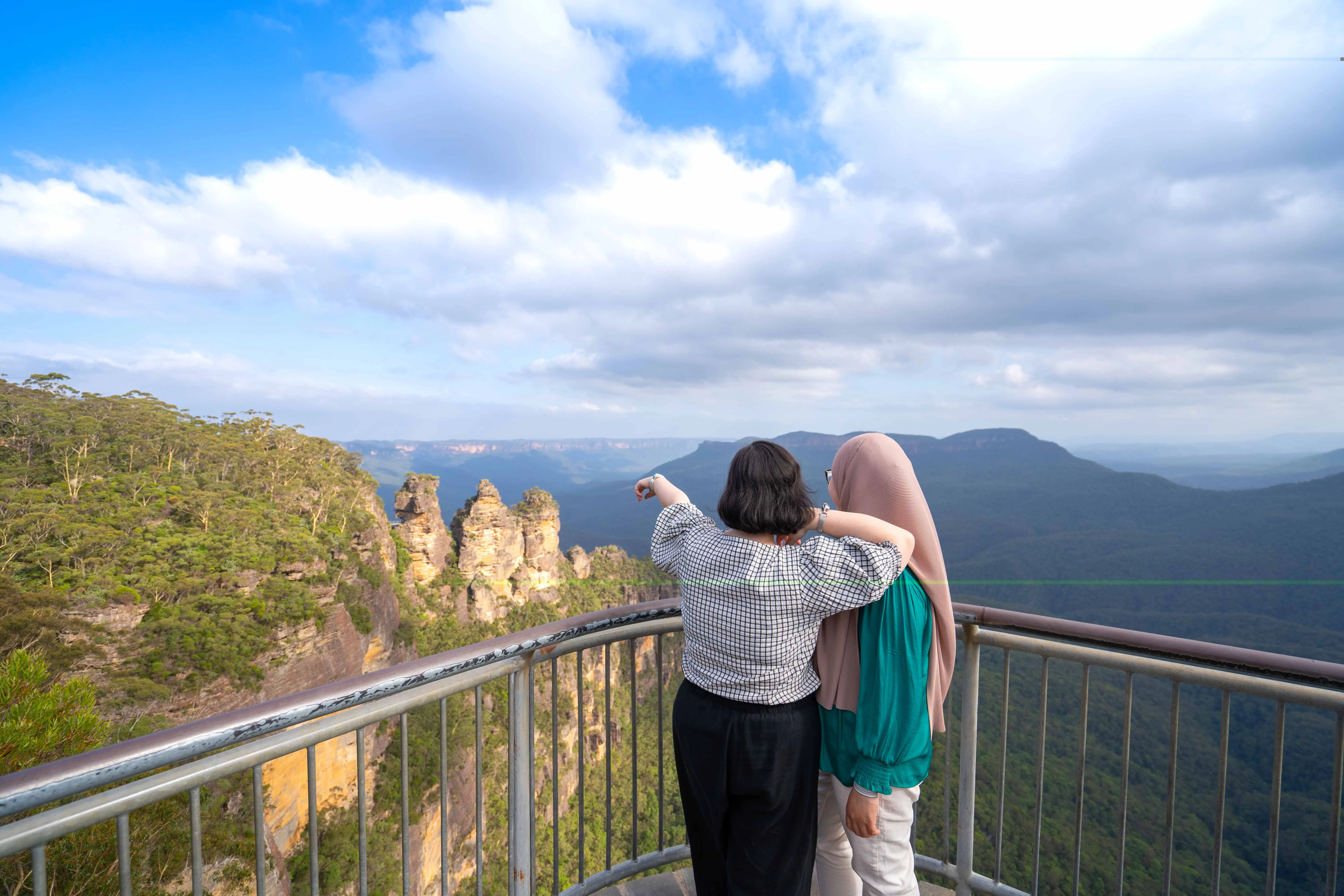 Three Sisters rock formation at Echo Point