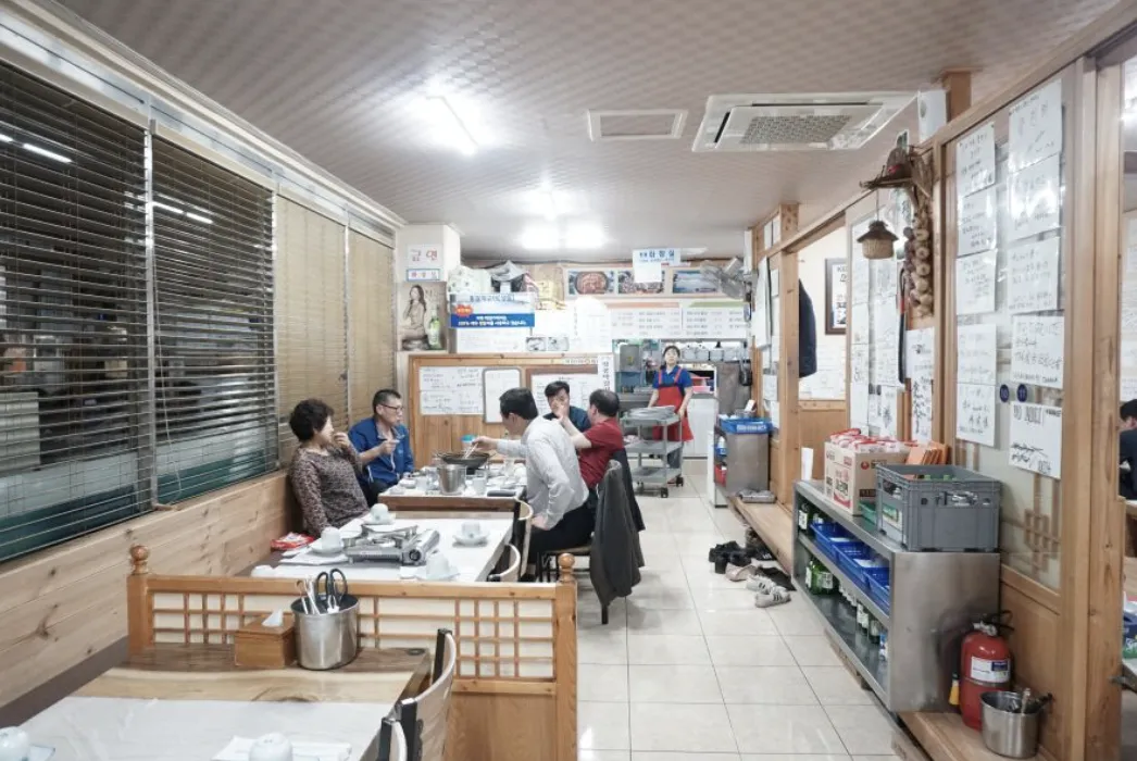 Interior of Daewonga restaurant