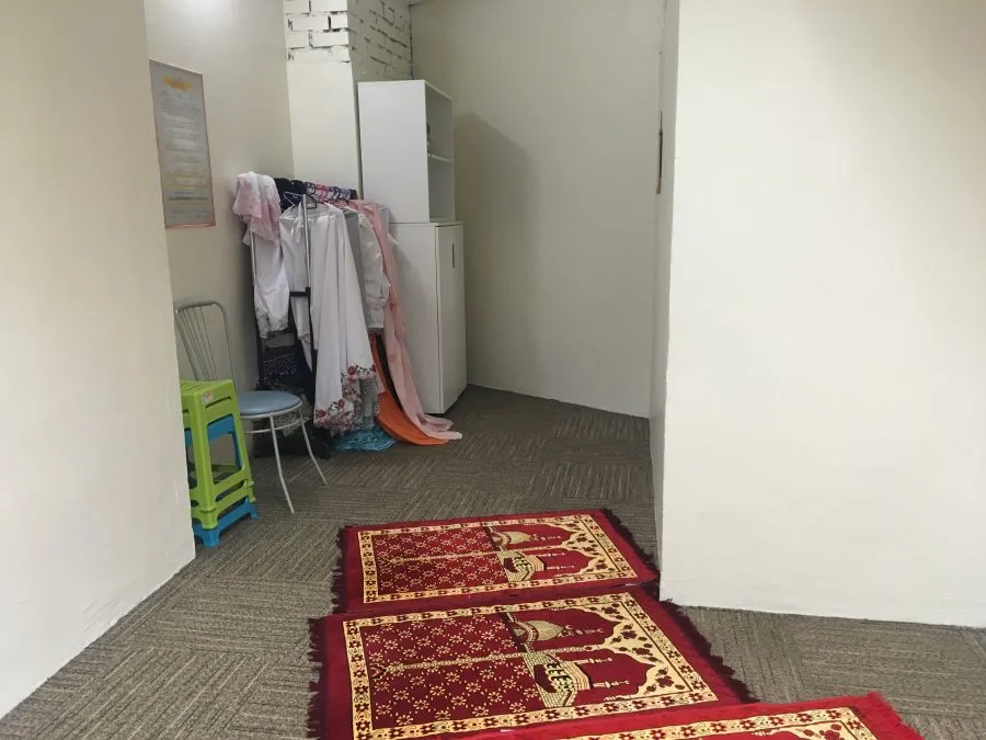 31 Prayer Spaces And Mosques Near Top Tourist Attractions