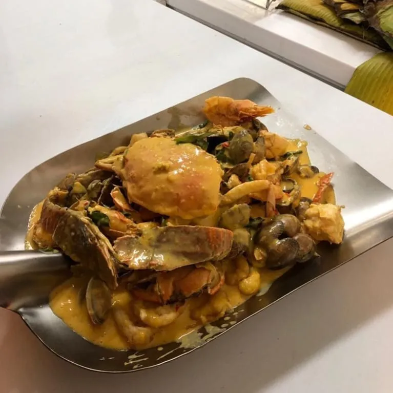 Halal Seafood Shellout Buckets In SG