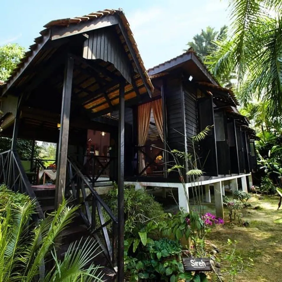 Riverside chalet Janda Baik