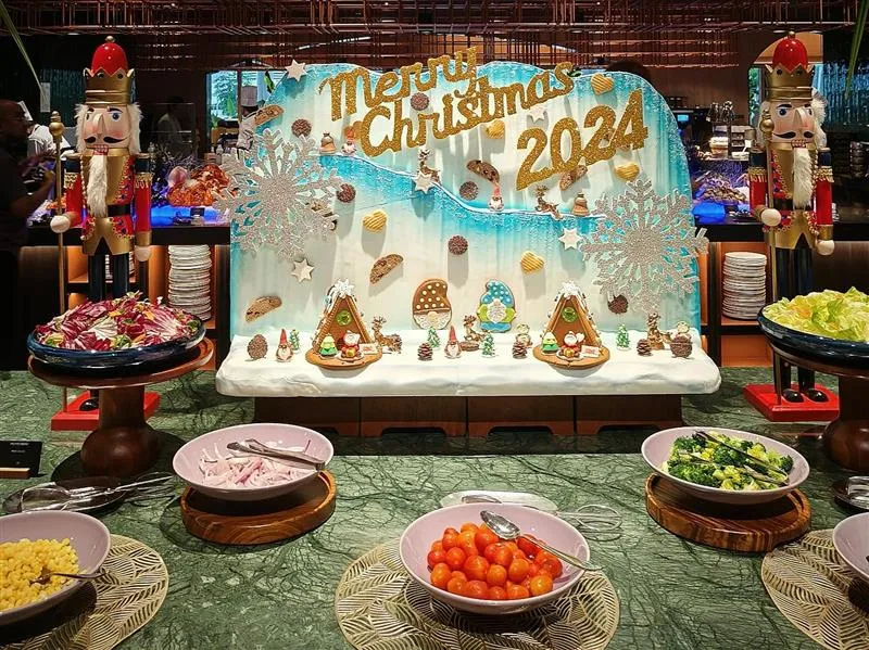 Peppermint's Holiday Feast Buffet: The Ultimate Christmas Celebration for Family and Friends