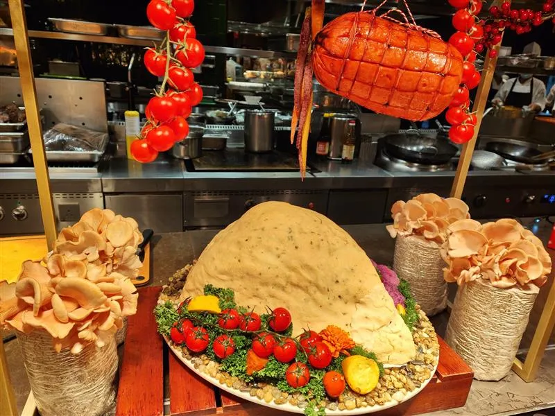 Peppermint's Holiday Feast Buffet: The Ultimate Christmas Celebration for Family and Friends