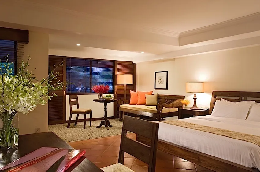 King-sized bed hotel room