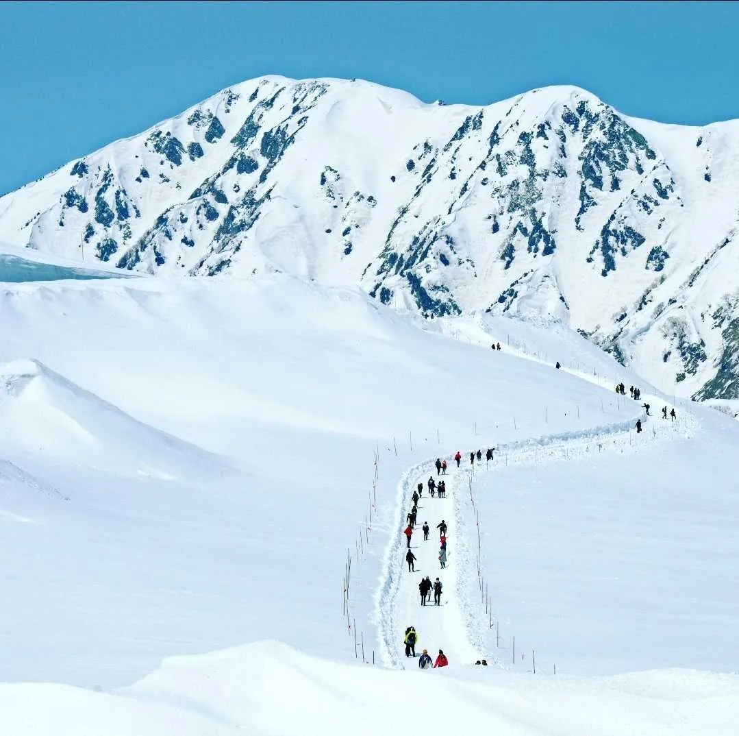 This Massive Snow Corridor In Japan Is Opening This April