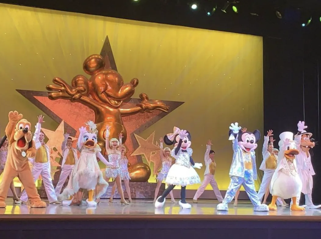 Tokyo Disneyland vs DisneySea