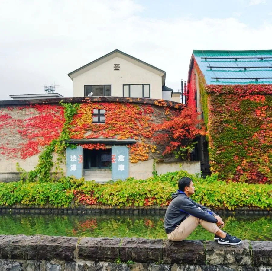 Man next to the Otaru Canal