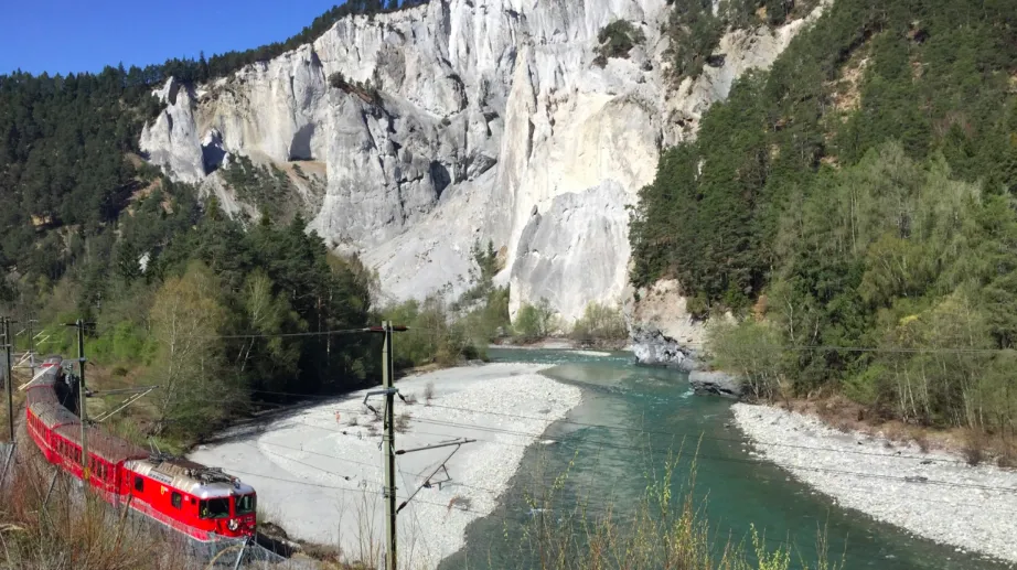 Experience Switzerland Through the Seasons: A Guide for Every Traveller