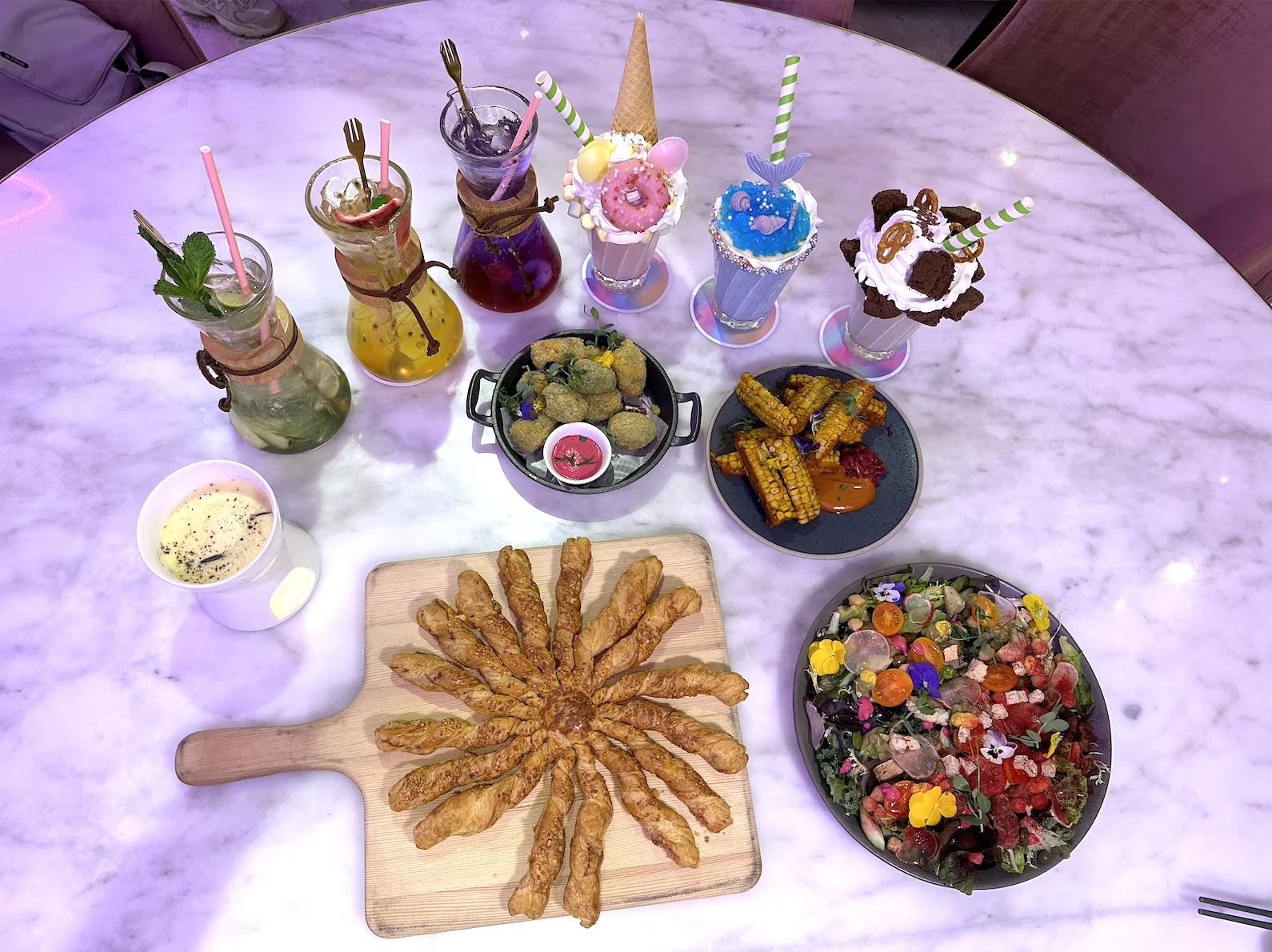 7 Best Things To Do In Hong Kong (Near Halal Food!)