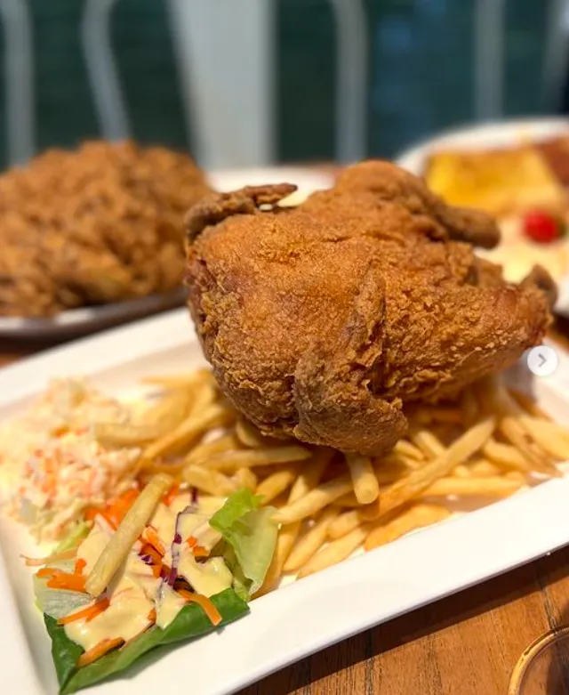 halal cafe singapore