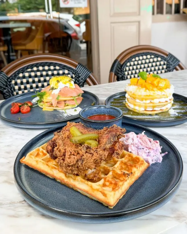 halal cafe singapore