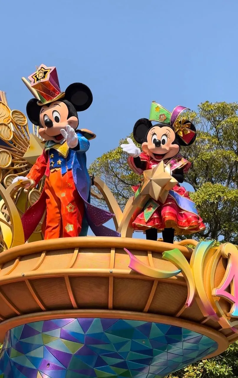 tokyo disneyland mickey and minnie parade