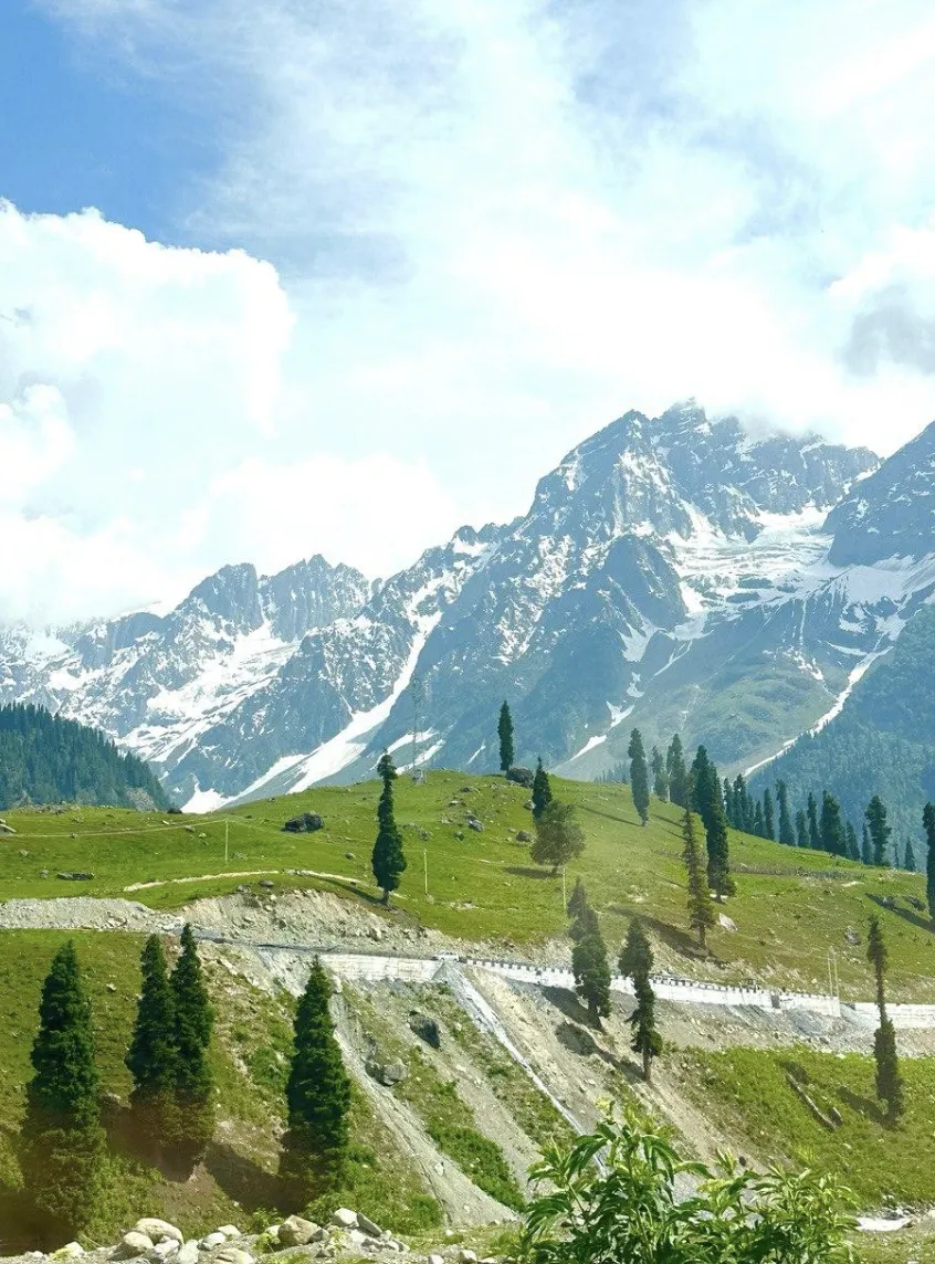 View on the way to Sonamarg