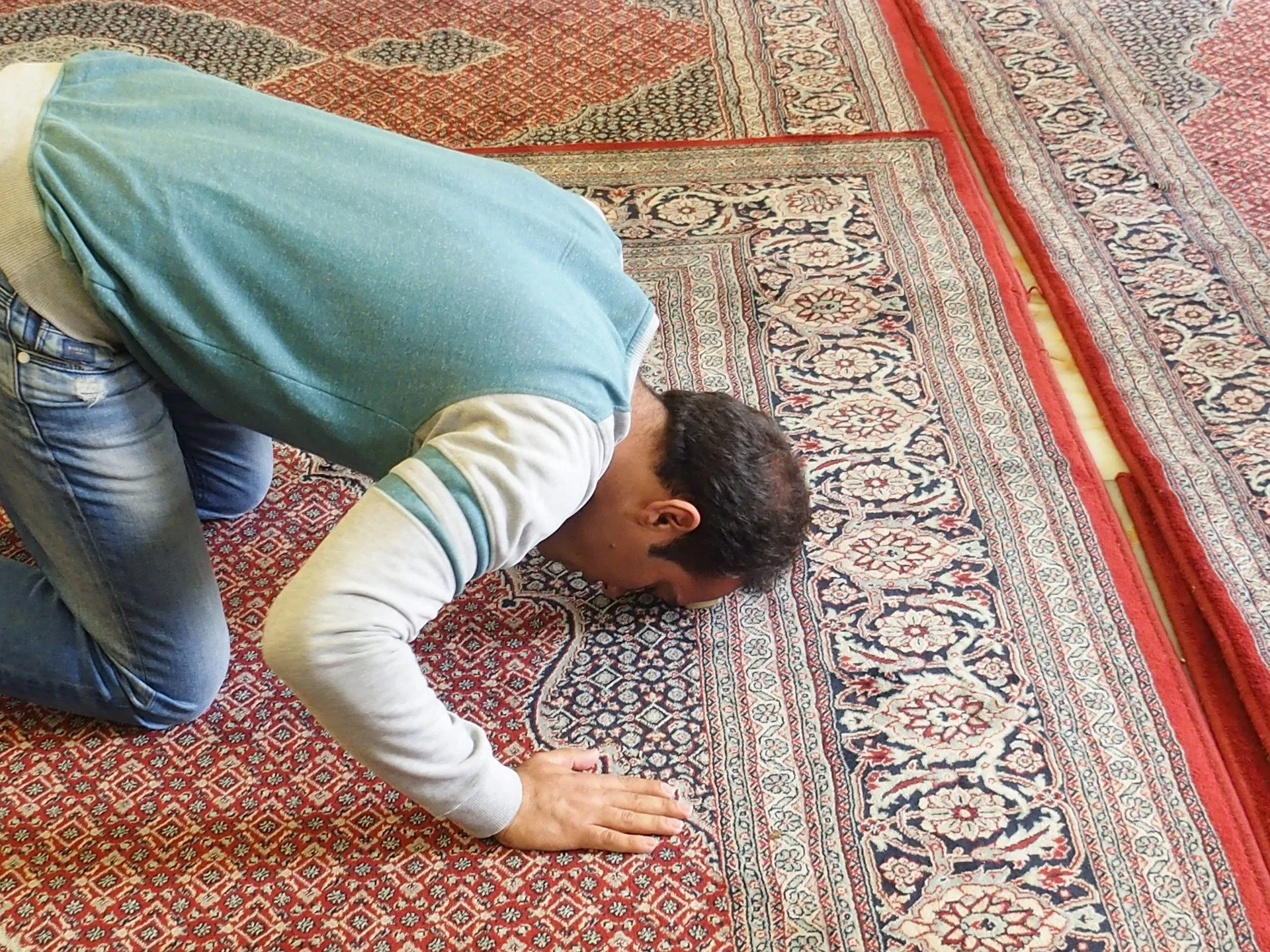 An Easy Guide To Tarawih Prayers At Home