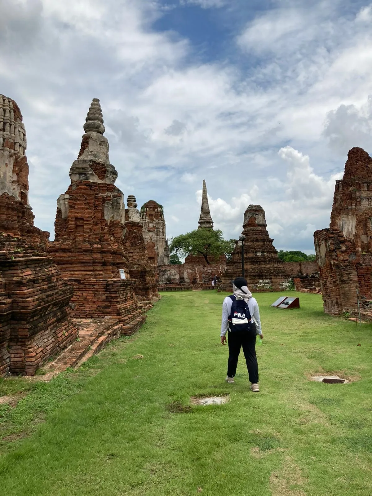 5 Tips For Muslim Students Who Want To Travel Overseas (From A Student Who Visited 7 Cities In 1 Year)