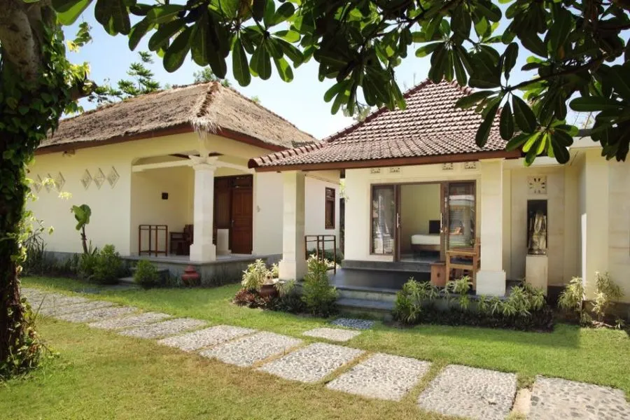 Puri Rinjani yellow Bungalows