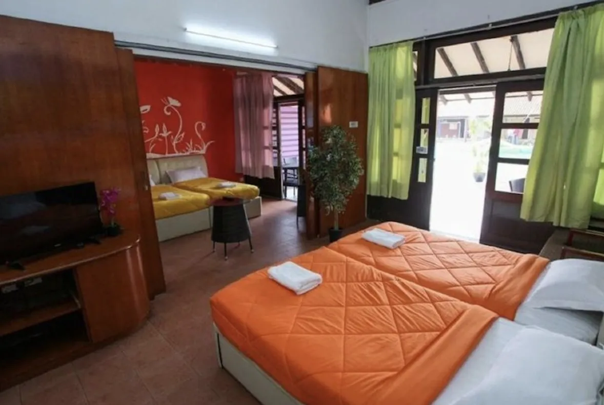 Room in Cherry Loft
