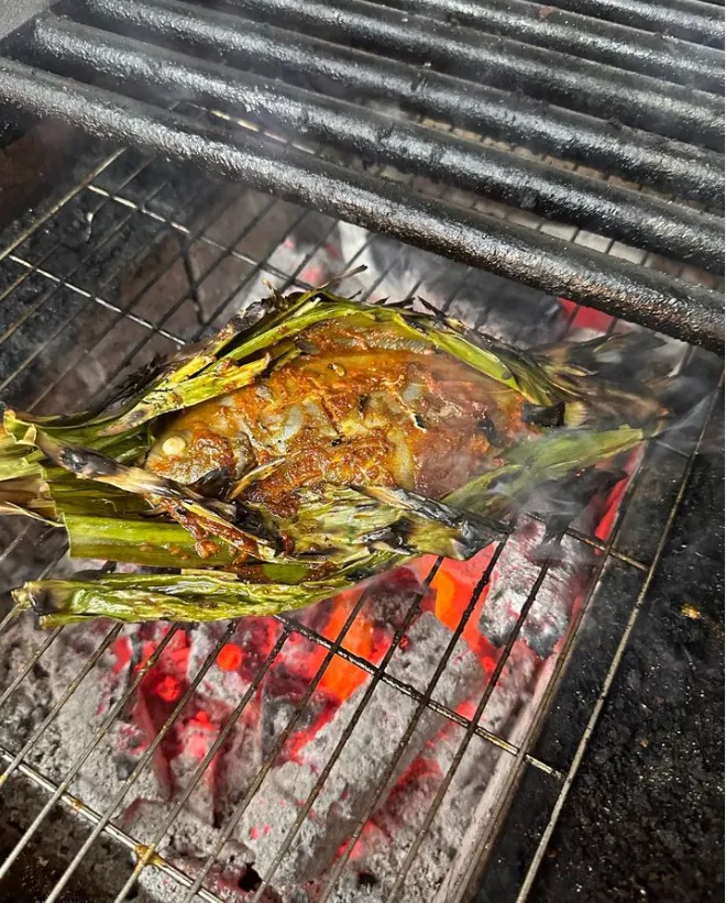 Arang's Private Dining Chef Goes Street-Style With Irresistible Nasi Kerabu In Yishun