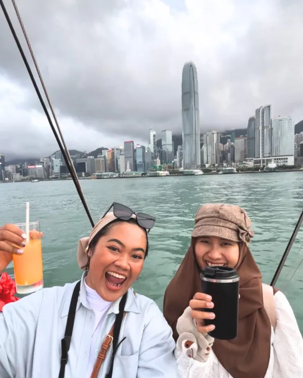 Hong Kong Muslim Solo Traveller