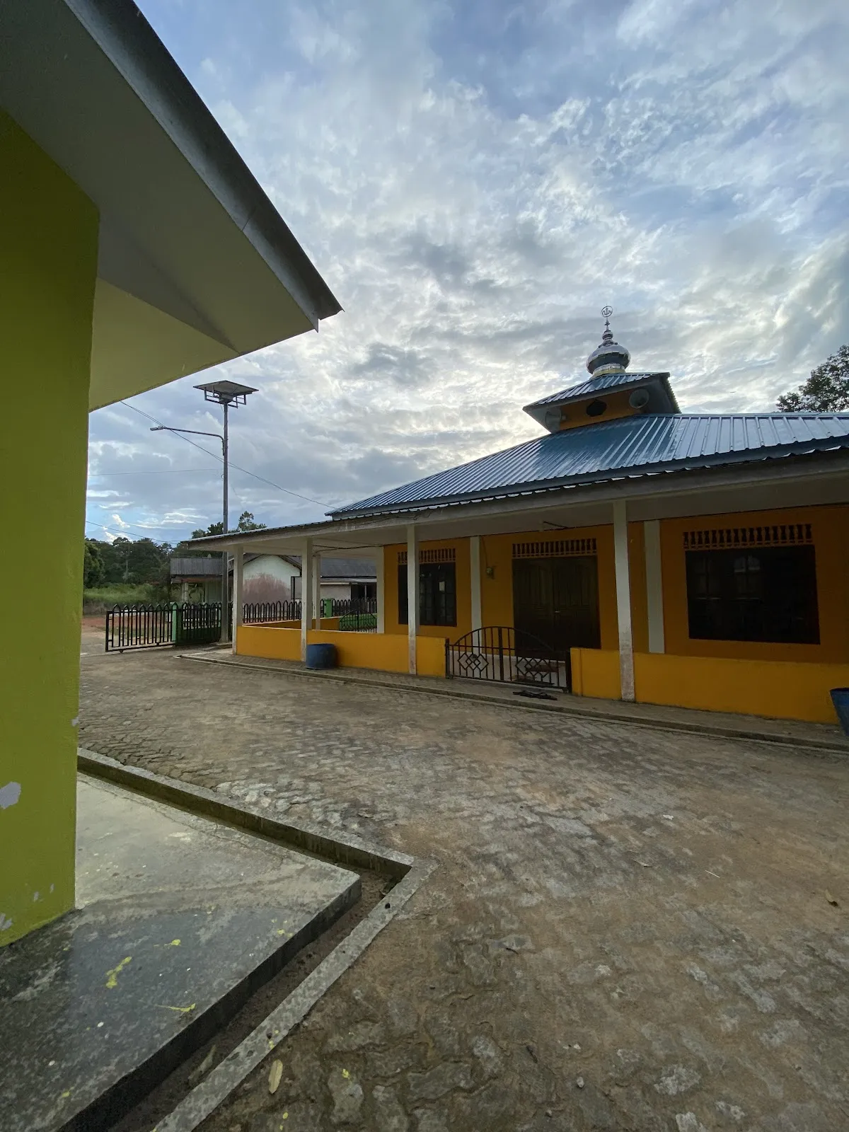 Masjid Nurul Iman, Poyotomo