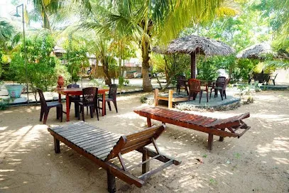 Star Rest Beach Hotel Arugambay