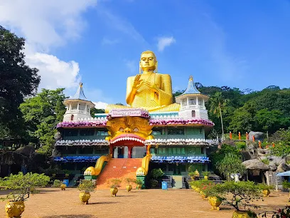 Dambulla Royal Cave Temple And Golden Temple