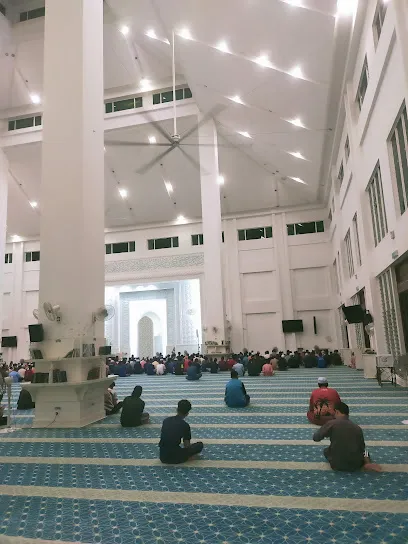 Masjid Sayyidina Abu Bakar Utem