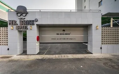 Mr. Brick Hotel