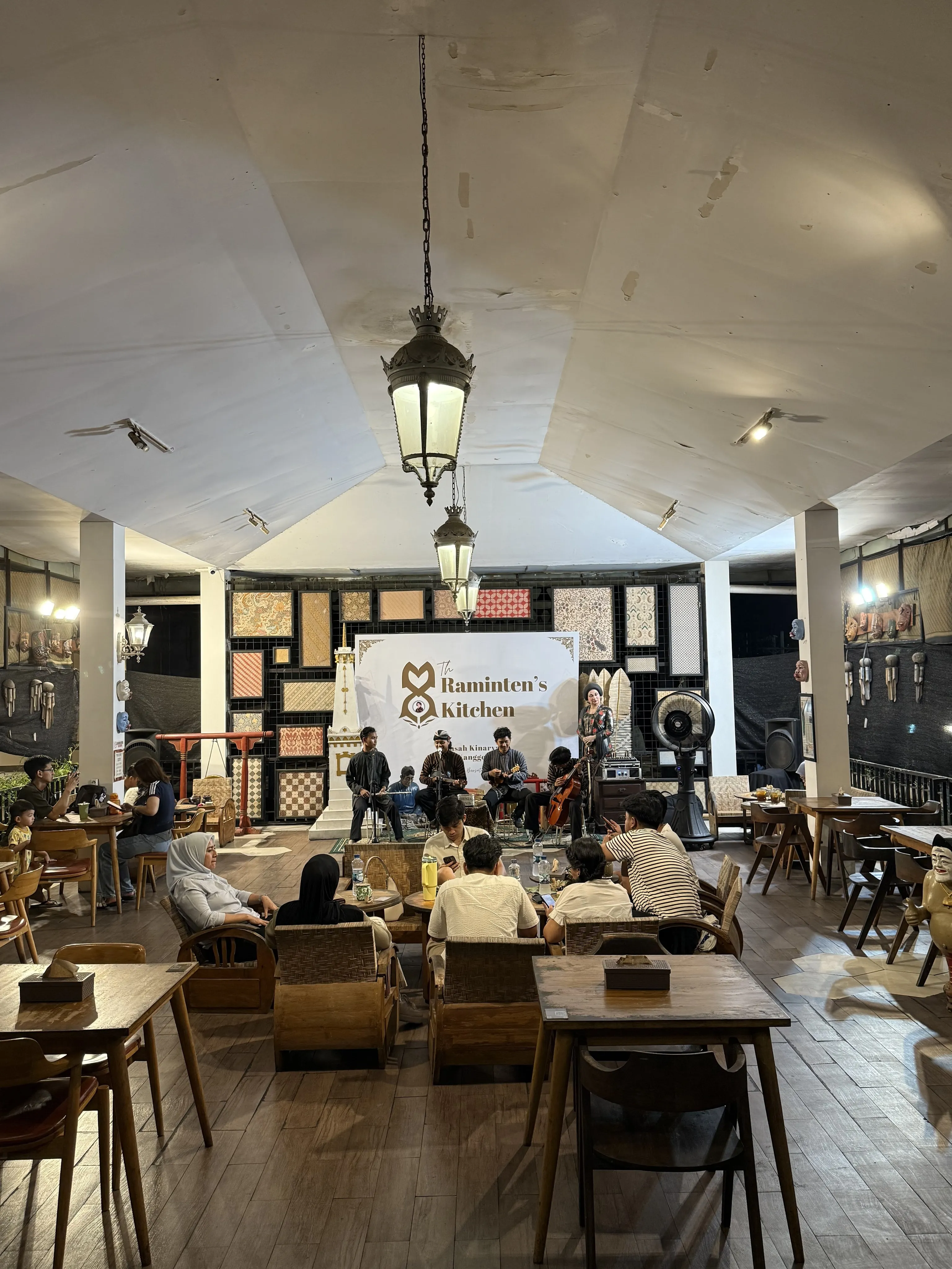 The Den Baguse by Raminten Group
