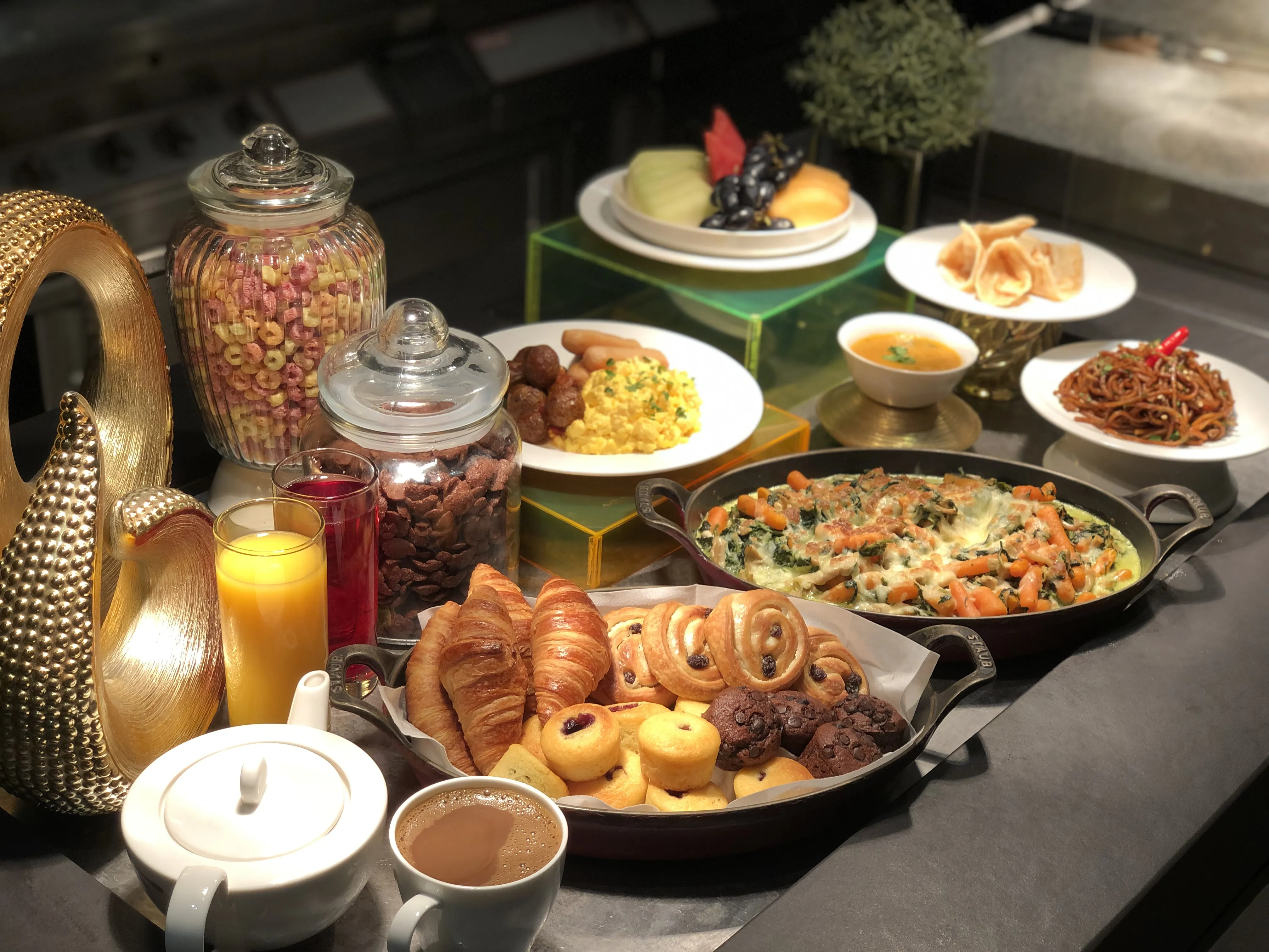 royal plaza Hotels In Singapore With Halal Breakfast