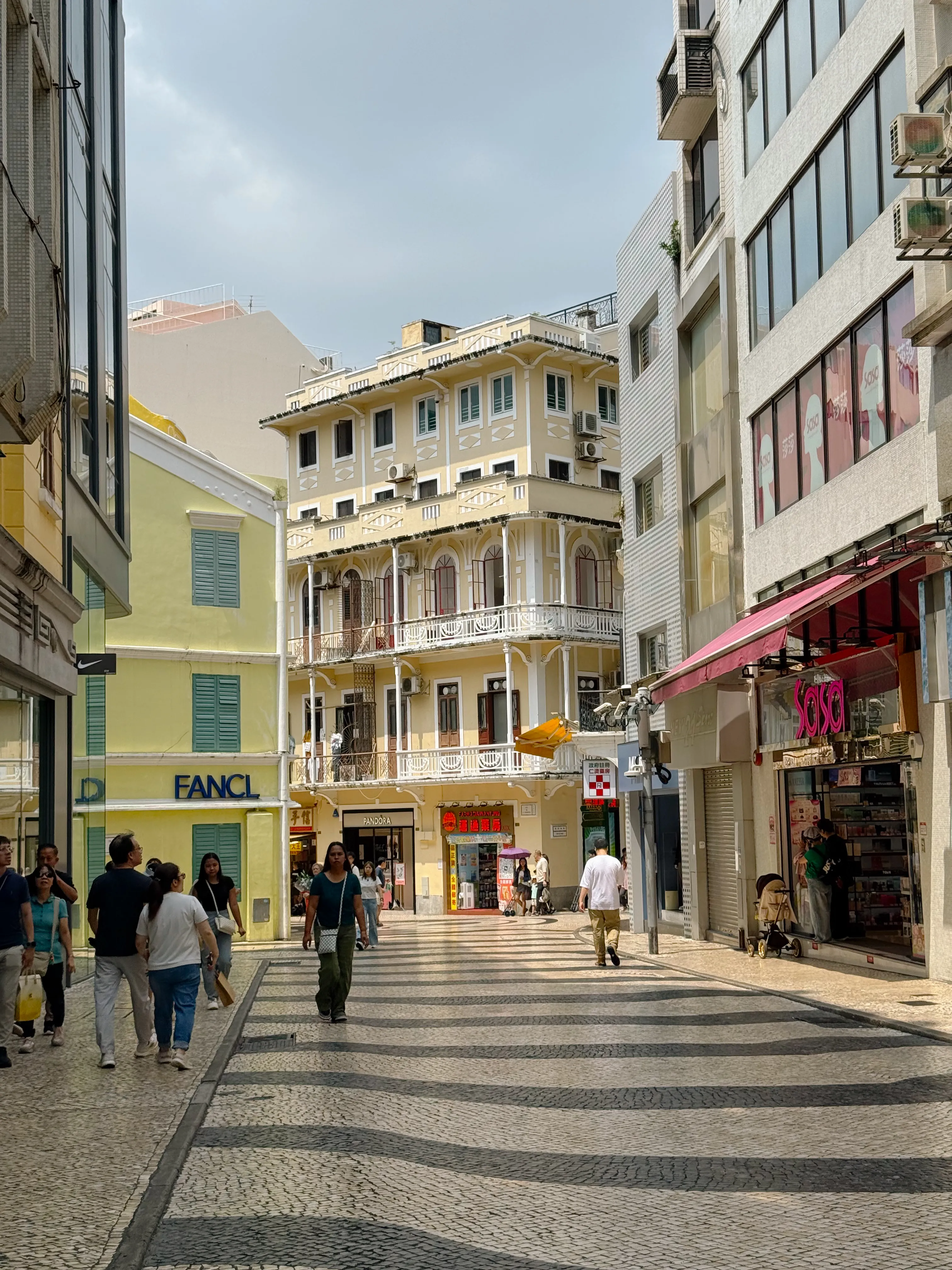 Senado Square