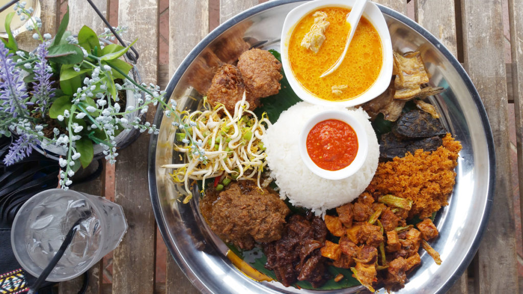 nasi-ambeng-halal-muslim-ramadan-ramadhan-recipes-break-fast-iftar