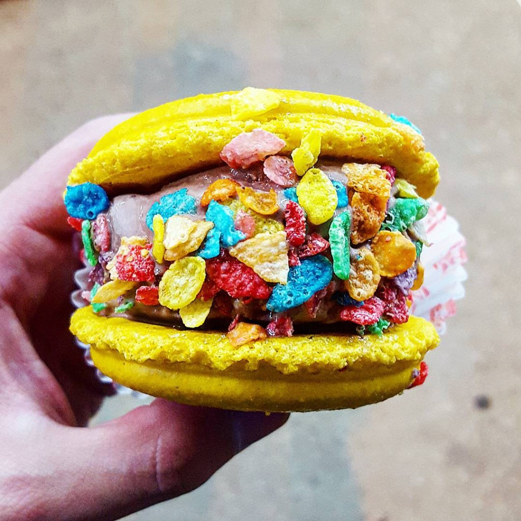 ice cream macaron geylang serai bazaar ramadan iftar halal ramadhan 2016